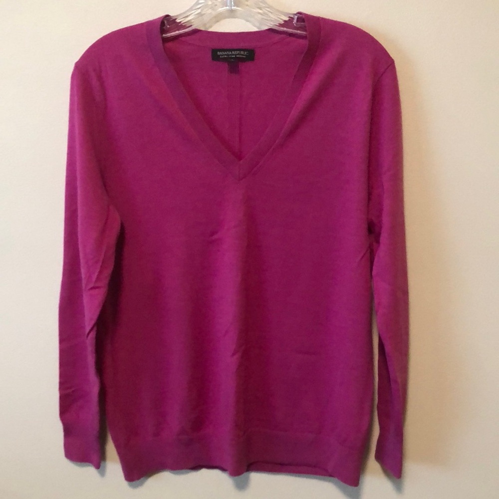 Banana Republic merino wool v neck sweater- NEVER WORN